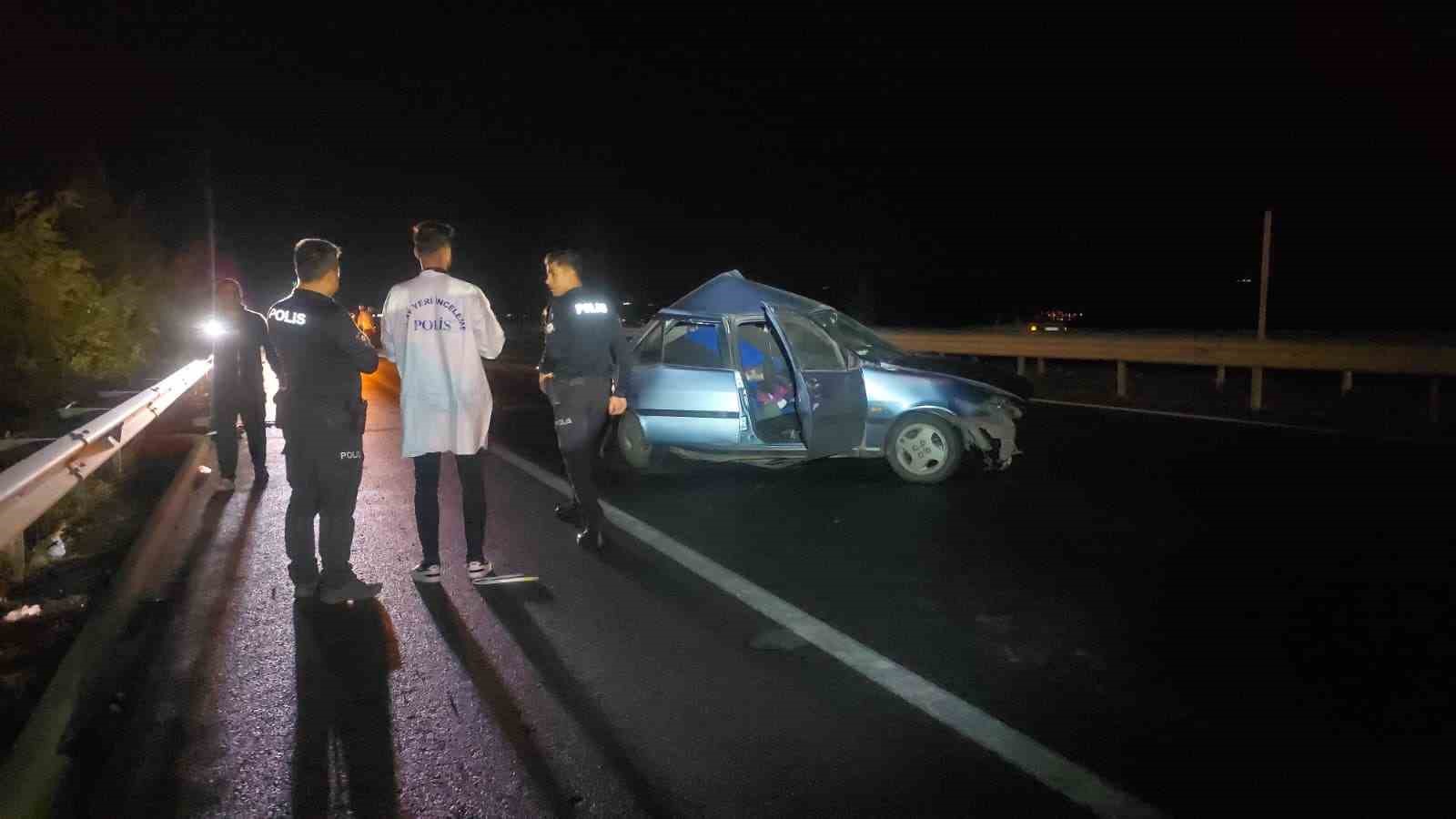 Gaziantep’te 2 otomobil çarpıştı: 1’i ağır 2 yaralı