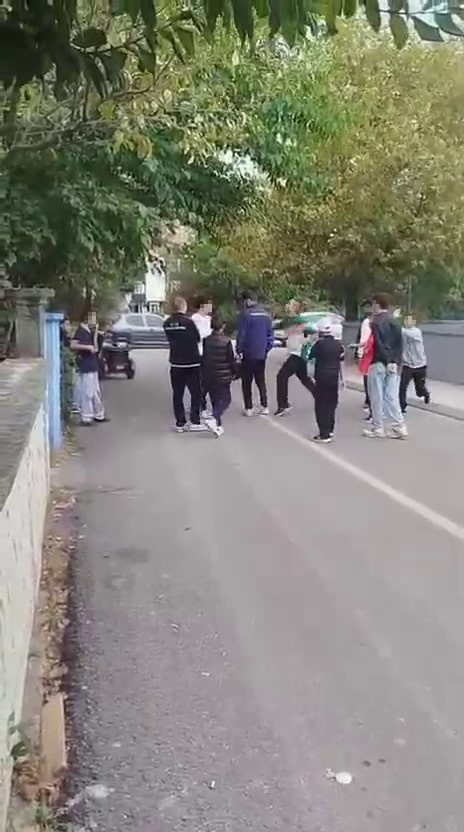 Kız meselesi sebebiyle darp ettikleri gencin çenesini kırdırlar: 4 şüpheli adliyede