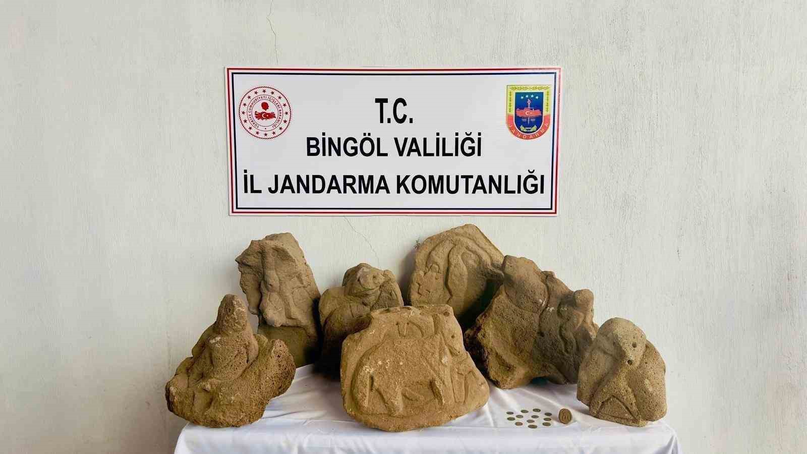 Bingöl’de jandarma ekipleri eski eser ele geçirdi