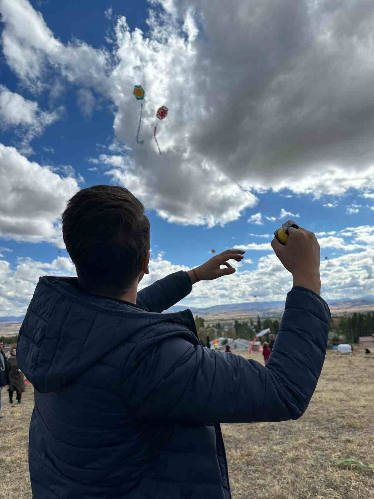 Aydıntepe&rsquo;de u&ccedil;urtma şenliği yapıldı
