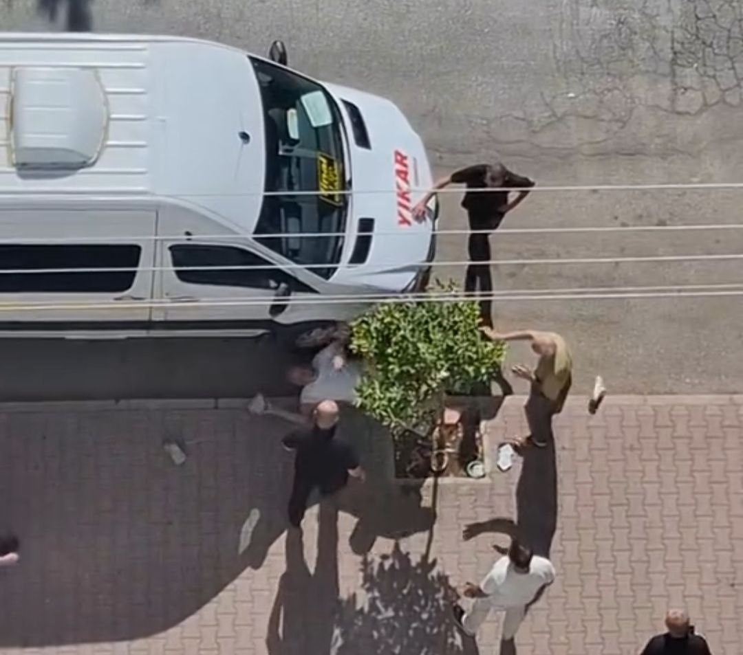 Adana&rsquo;da bı&ccedil;aklama anı saniye saniye g&ouml;r&uuml;nt&uuml;lendi
