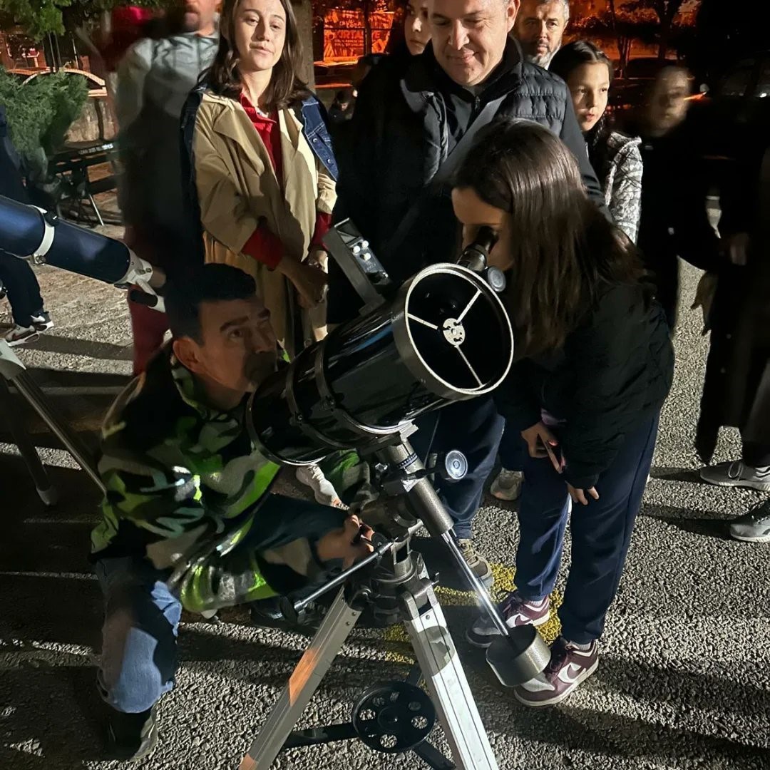 Ahmet Sezer Ortaokulu’nda gece gökyüzü gözlem etkinliği