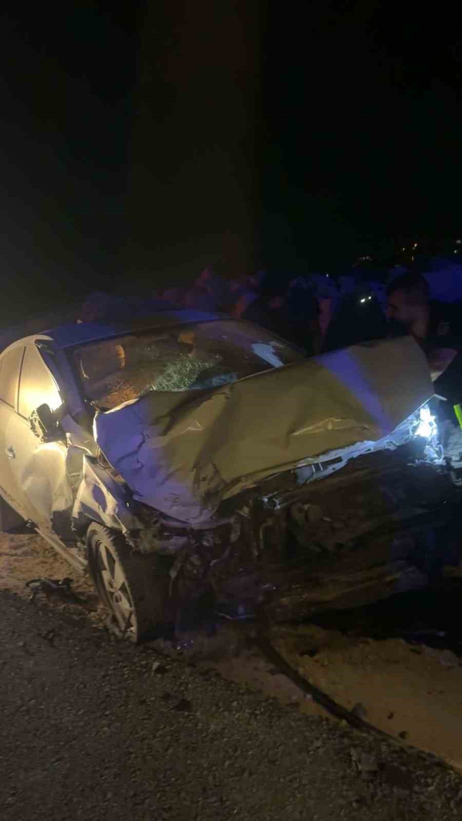 Şanlıurfa’da 2 otomobil çarpıştı: 1 ölü, 4 yaralı