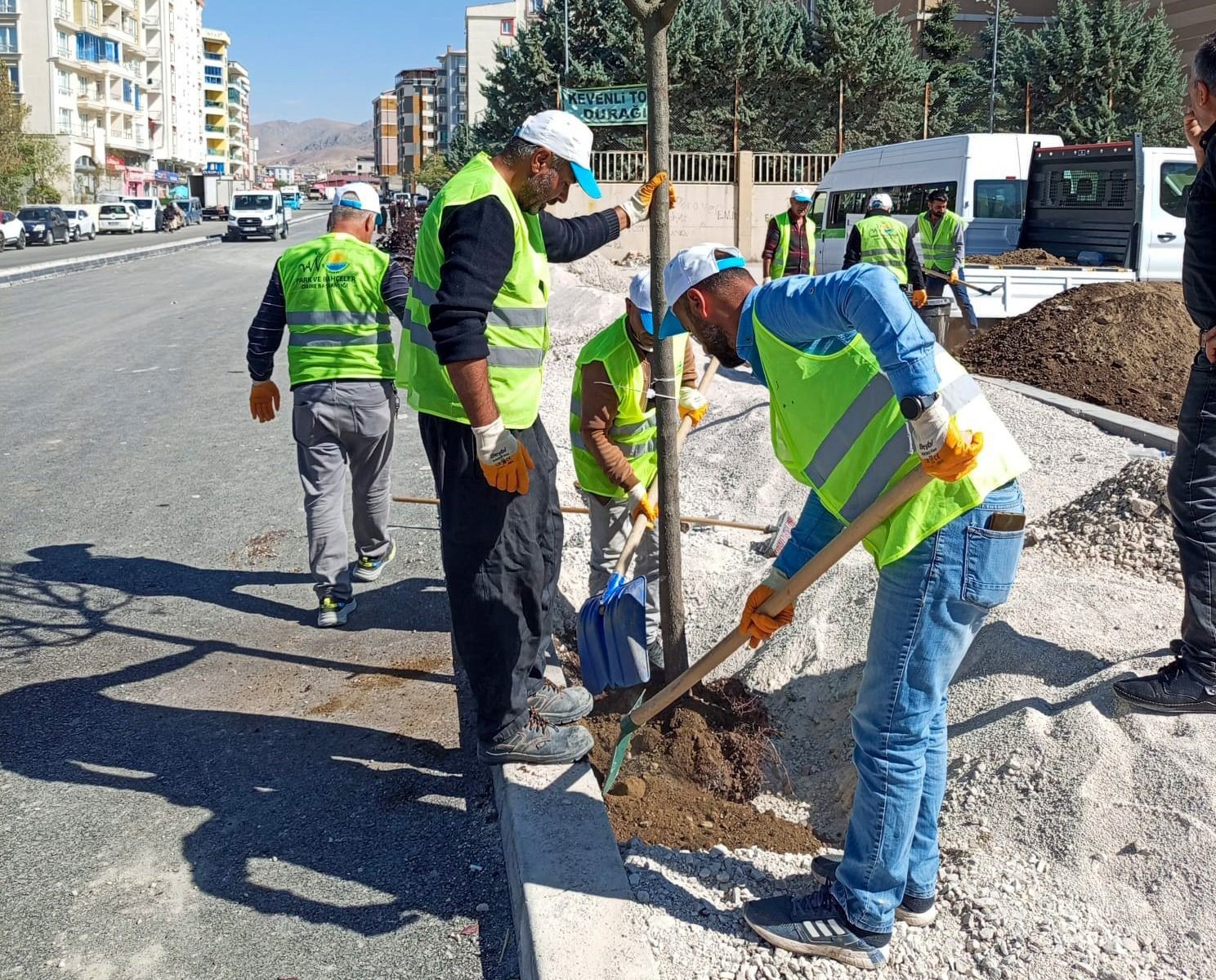 Van Büyükşehir Belediyesinden yeşillendirme çalışması