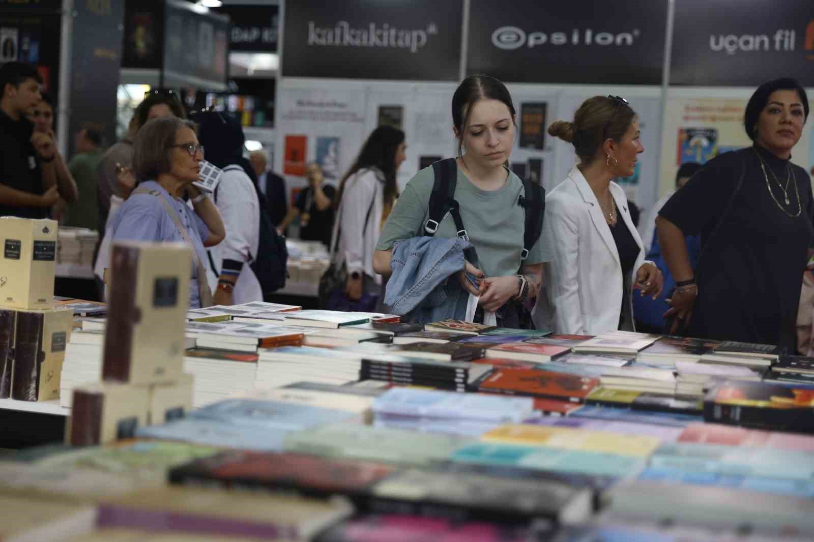 15. Antalya Kitap Fuarı 3 Ekim Cuma G&uuml;n&uuml; a&ccedil;ılıyor
