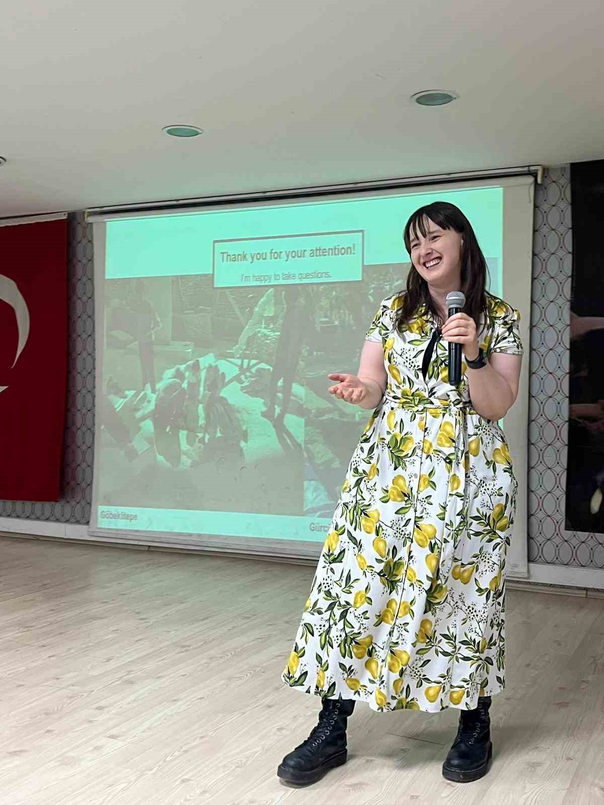 Öğrenciler için çifte kazanım: Hem bilim hem İngilizce pratiği