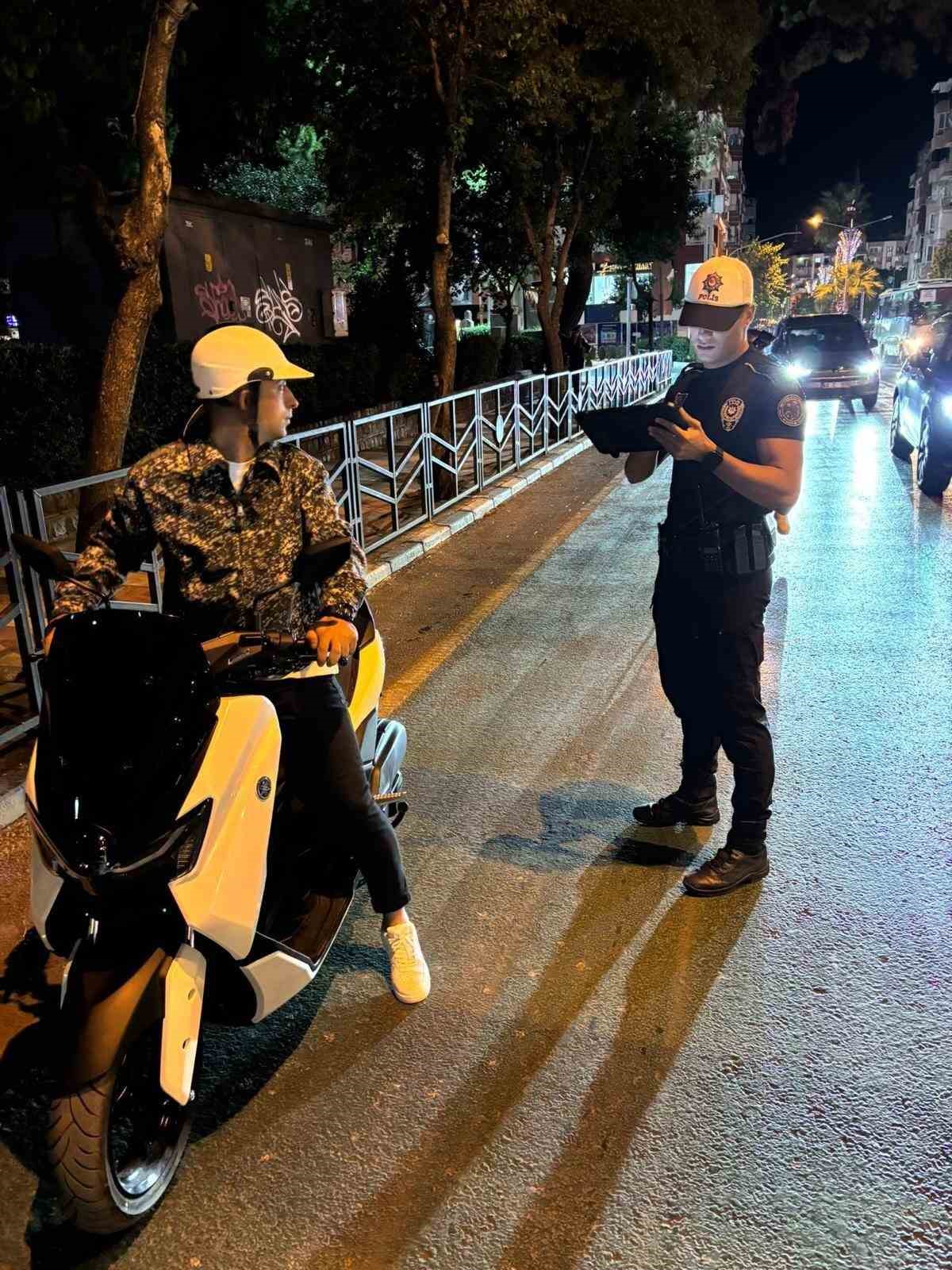 Manisa&rsquo;da motosikletlere yaya yolu denetimi
