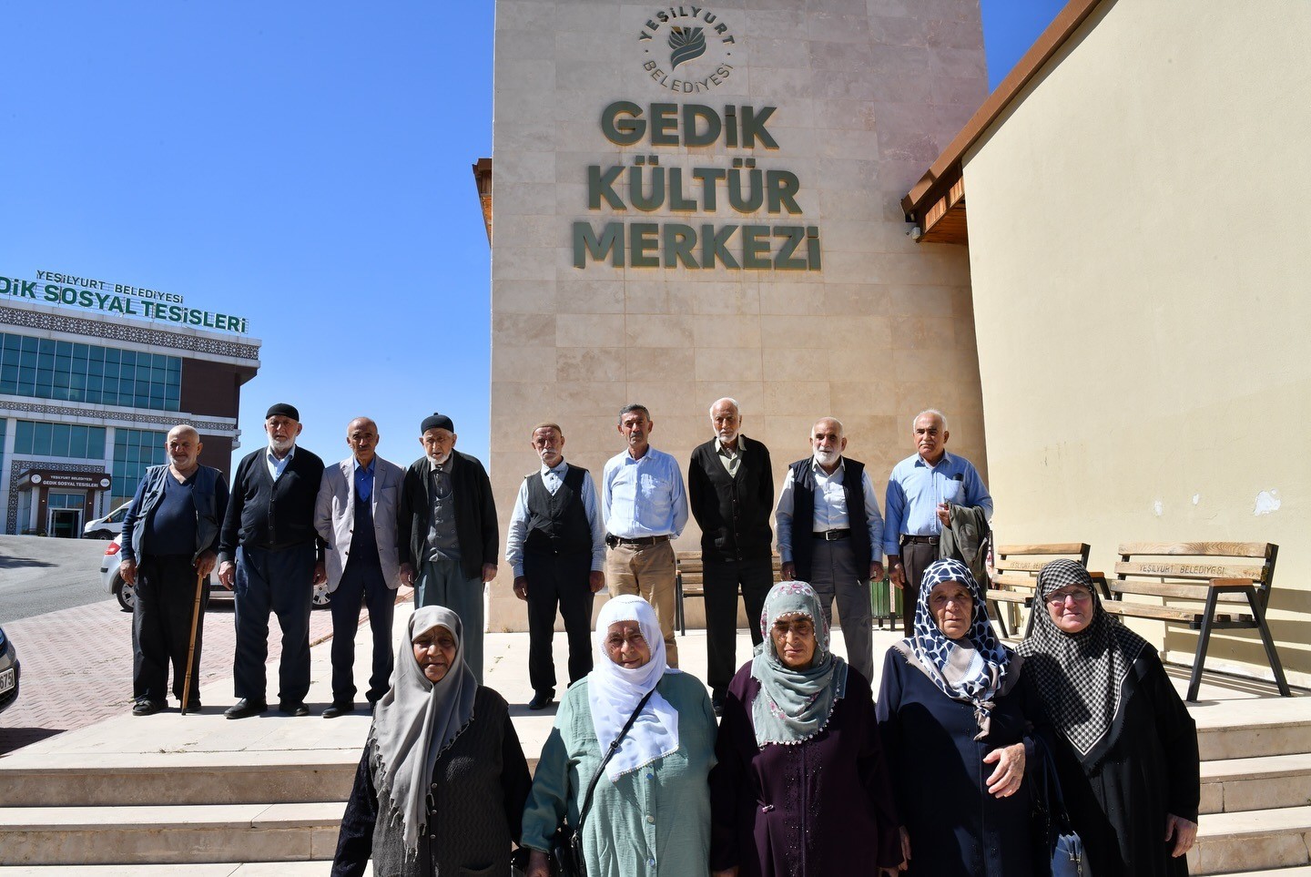 Yeşilyurt Belediyesi, Yaşlılar G&uuml;n&uuml;&rsquo;nde b&uuml;y&uuml;klerini unutmadı
