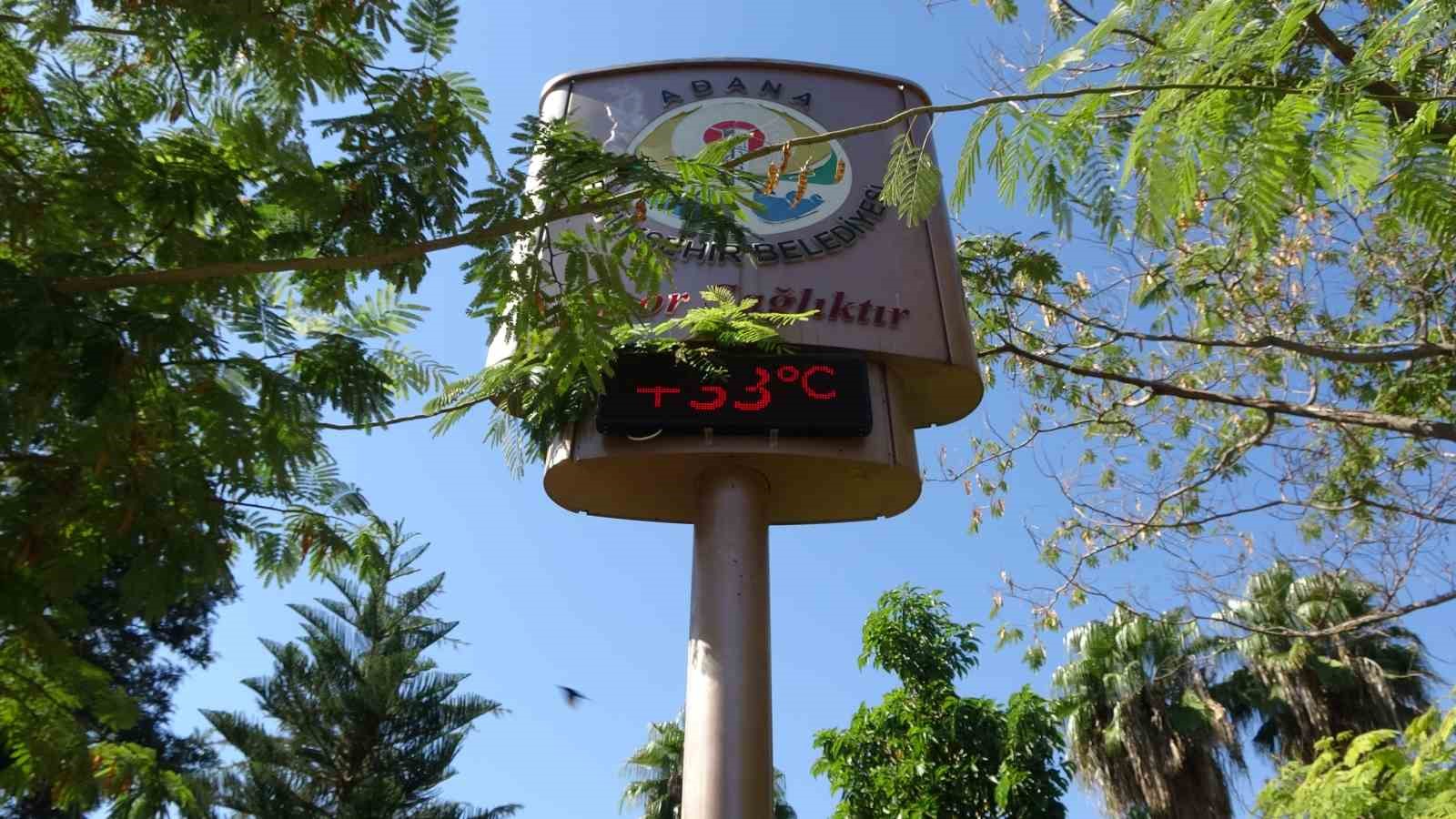 Adana&rsquo;da yazdan kalma g&uuml;nler yaşanıyor
