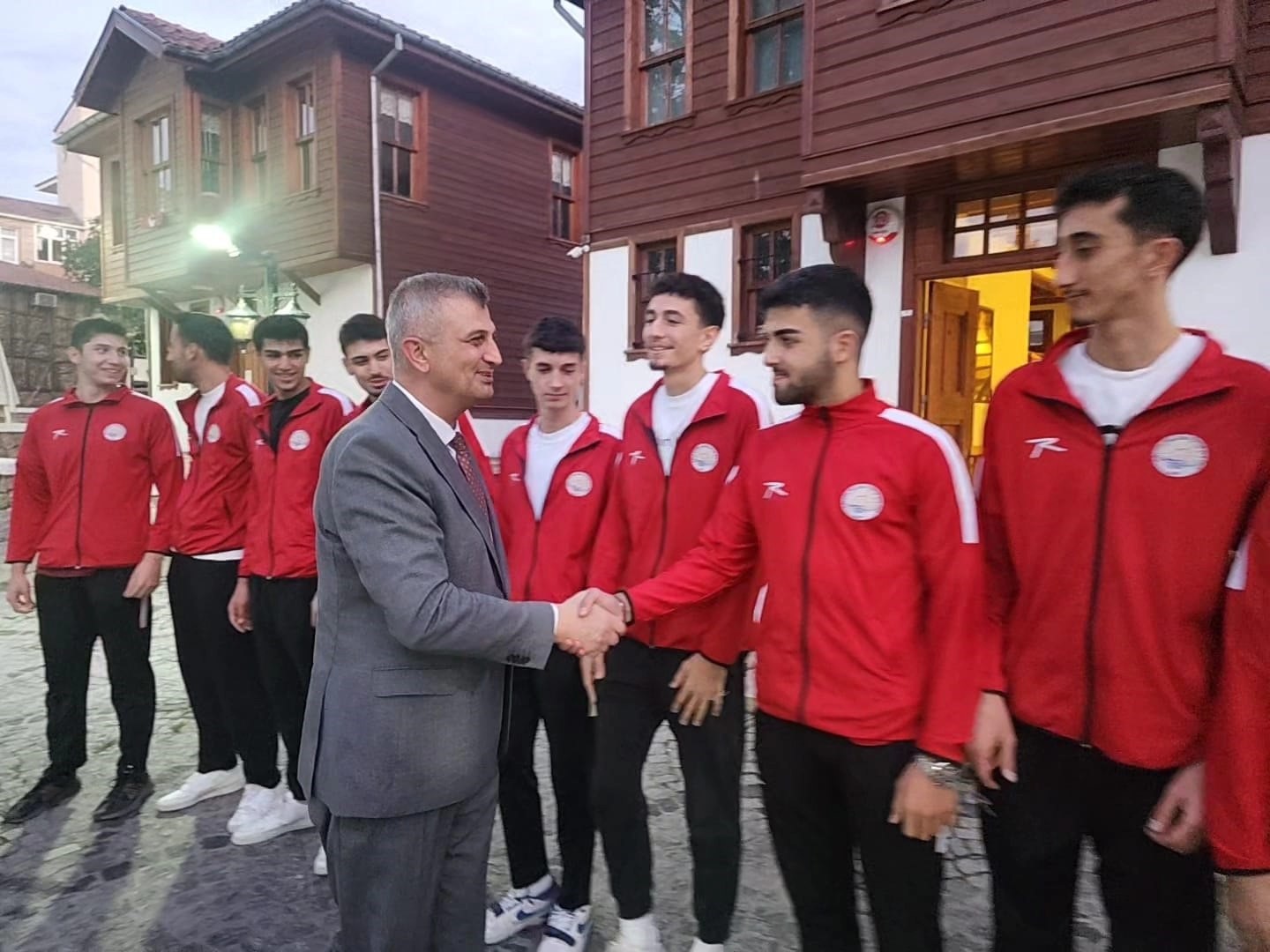 G&ouml;lc&uuml;k&rsquo;te voleybol heyecanı başlıyor: İlk ma&ccedil; pazar g&uuml;n&uuml;
