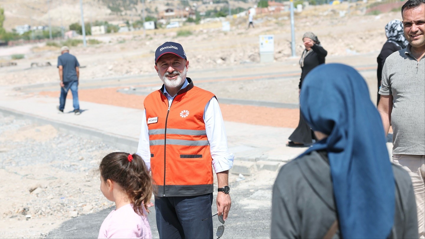 Başkan &Ccedil;olakbayrakdar: "Ertuğrulgazi de yepyeni bir &ccedil;ehreye kavuşuyor"
