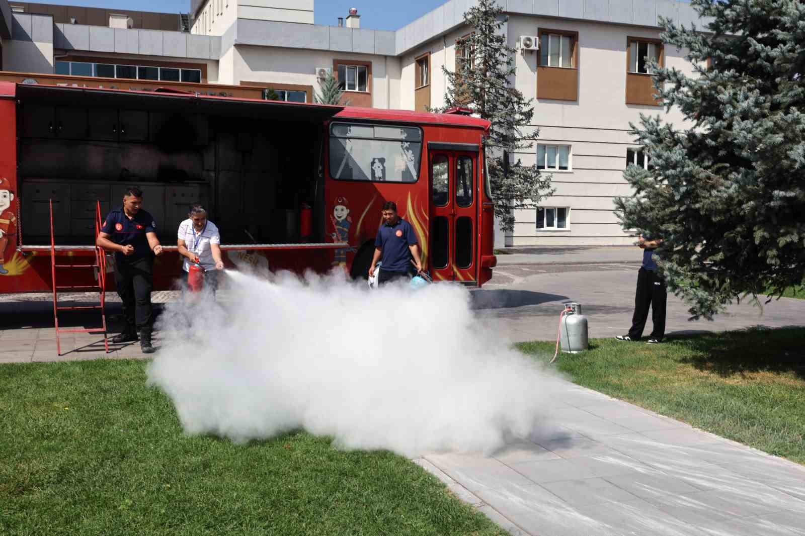 Yangına karşı bilin&ccedil;li Talas
