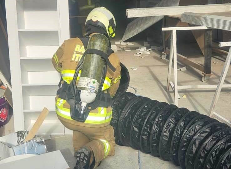 Edremit’te mobilya mağazasında yangın