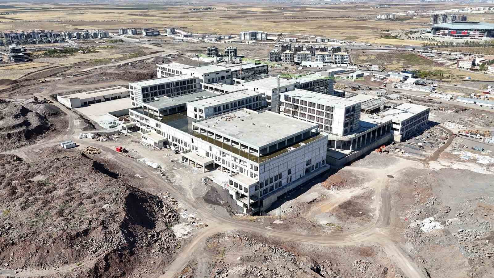 Diyarbakır Şehir Hastanesi&rsquo;nde inşaat &ccedil;alışmaları hızla devam ediyor

