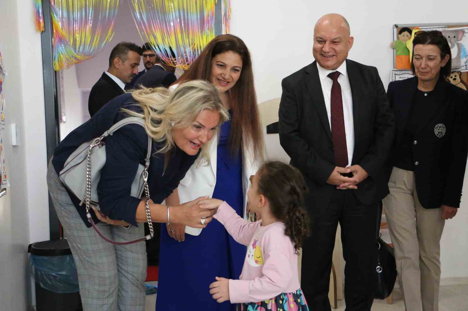 T&uuml;rkiye geneli yapımı tamamlanan 97 okulun a&ccedil;ılış t&ouml;reni Diyarbakır&rsquo;da ger&ccedil;ekleştirildi
