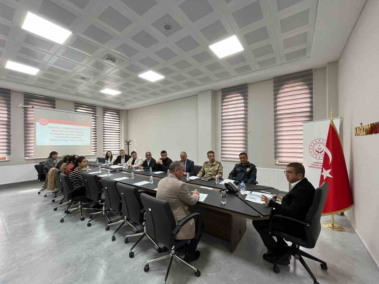 Kağızman’da Kadına Yönelik Şiddetle Mücadele Komisyonu toplandı
