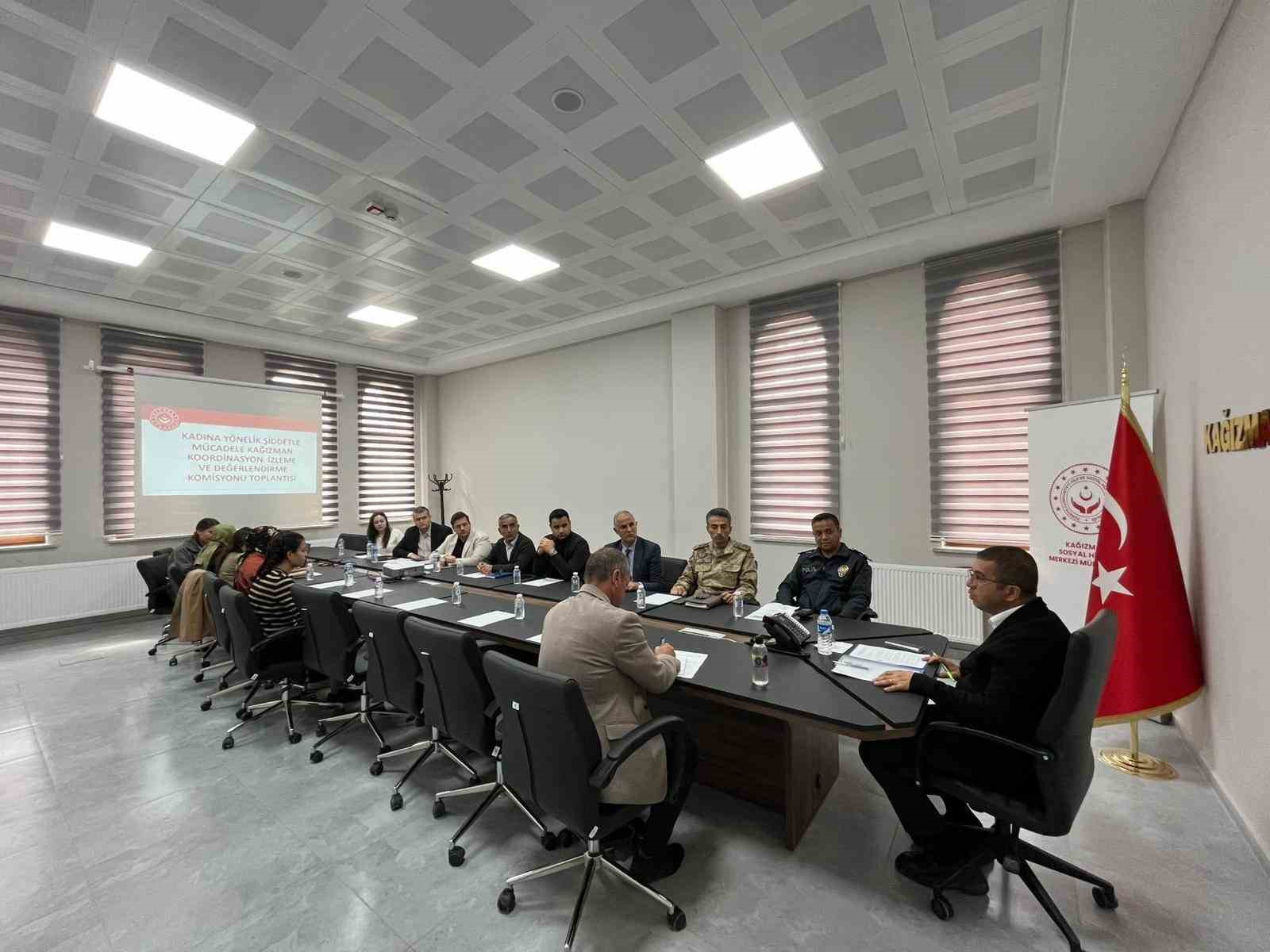 Kağızman’da Kadına Yönelik Şiddetle Mücadele Komisyonu toplandı