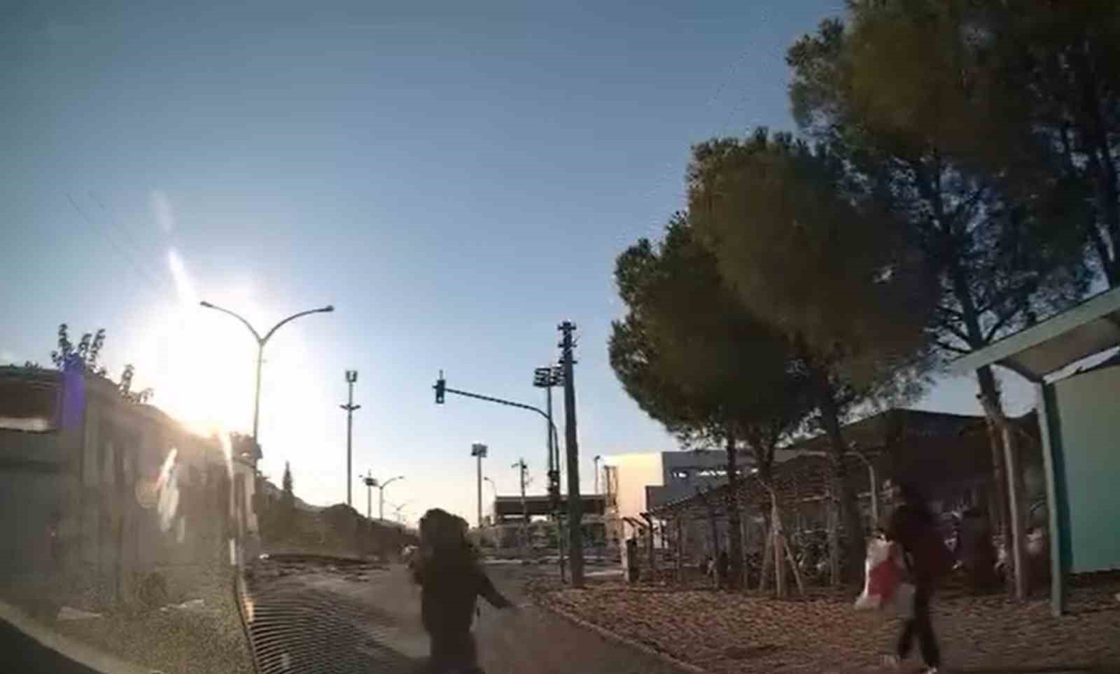 Servisten inerken &ouml;l&uuml;mle burun buruna geldi
