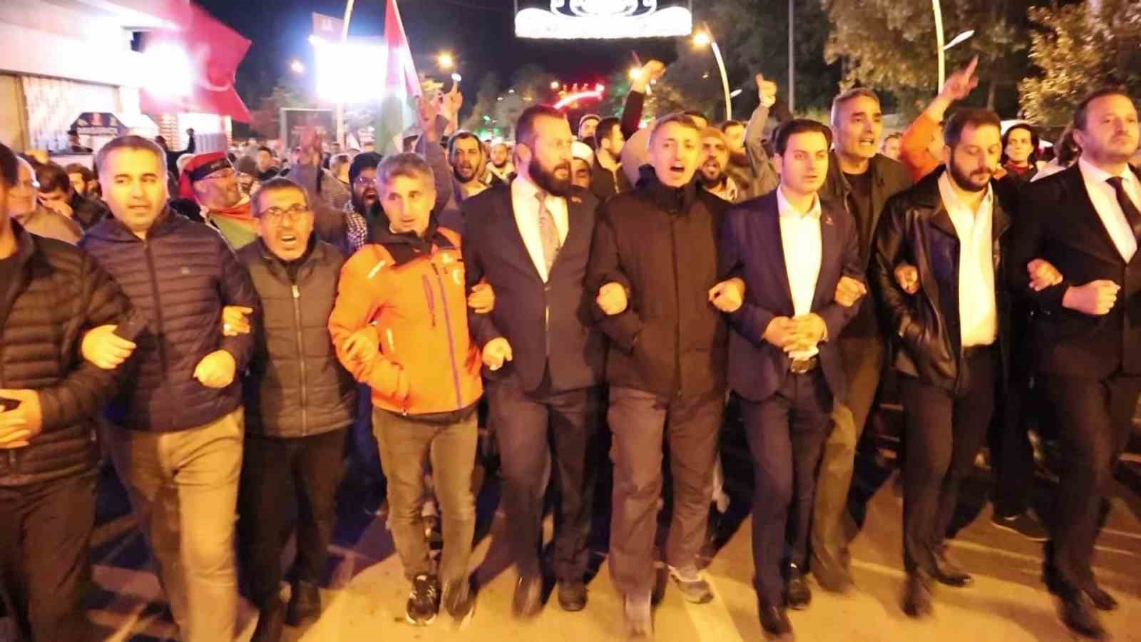Erzurum’da İsrail’in Küresel Sumud Filosu’na saldırısı protesto edildi
