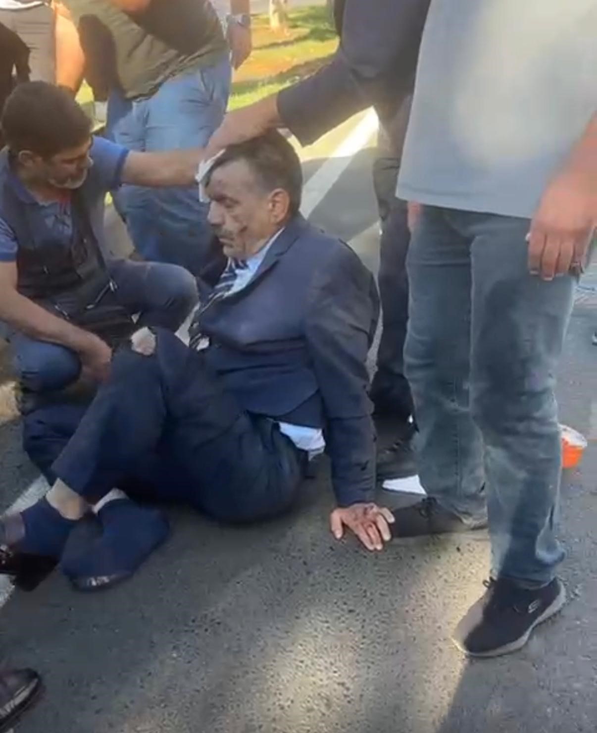 Diyarbakır’da yolun karşısına geçmeye çalışan yayaya minibüs çarptı