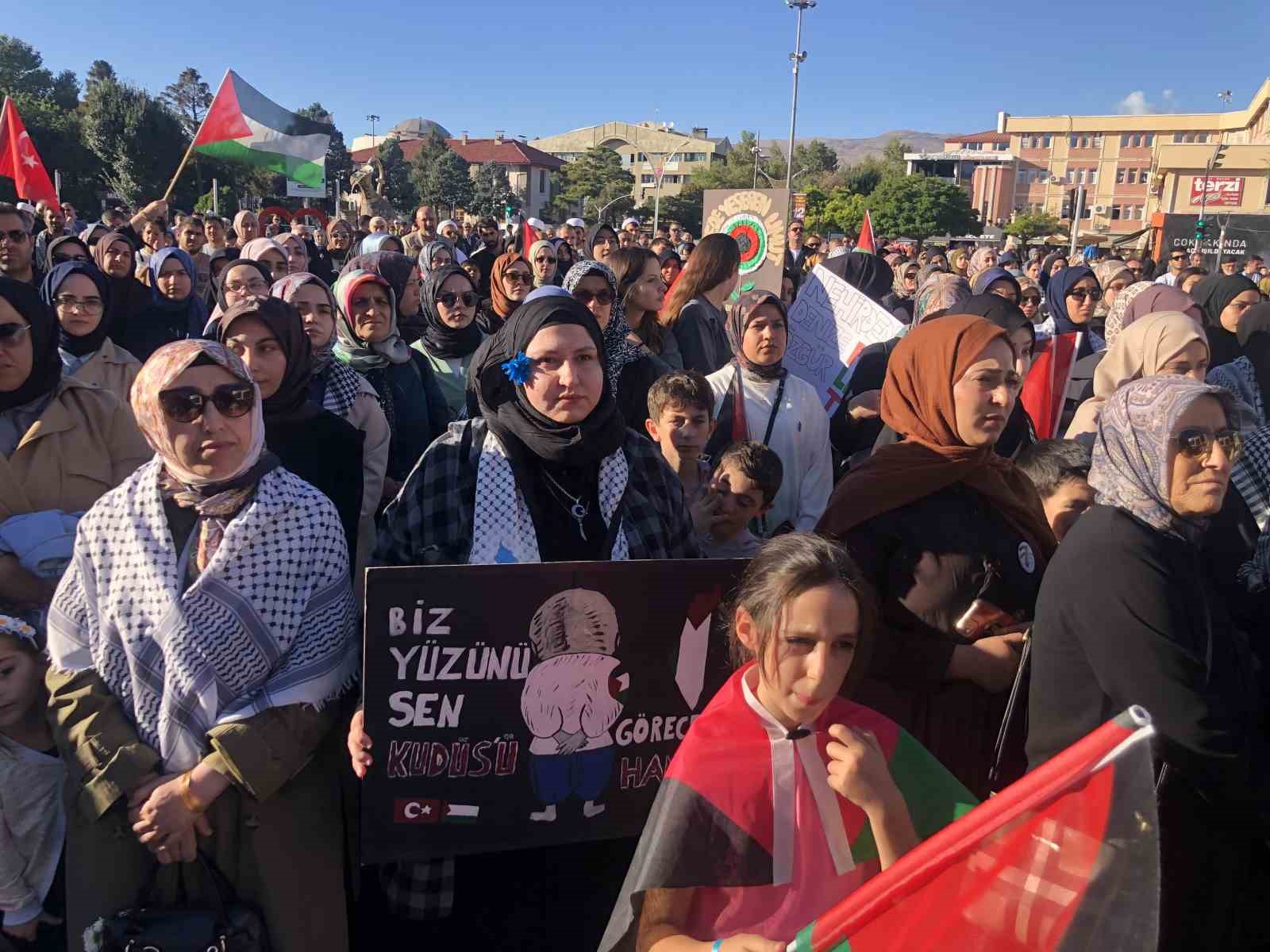 Erzincan&rsquo;da, İsrail&rsquo;in saldırdığı K&uuml;resel Sumud Filosu&rsquo;na destek
