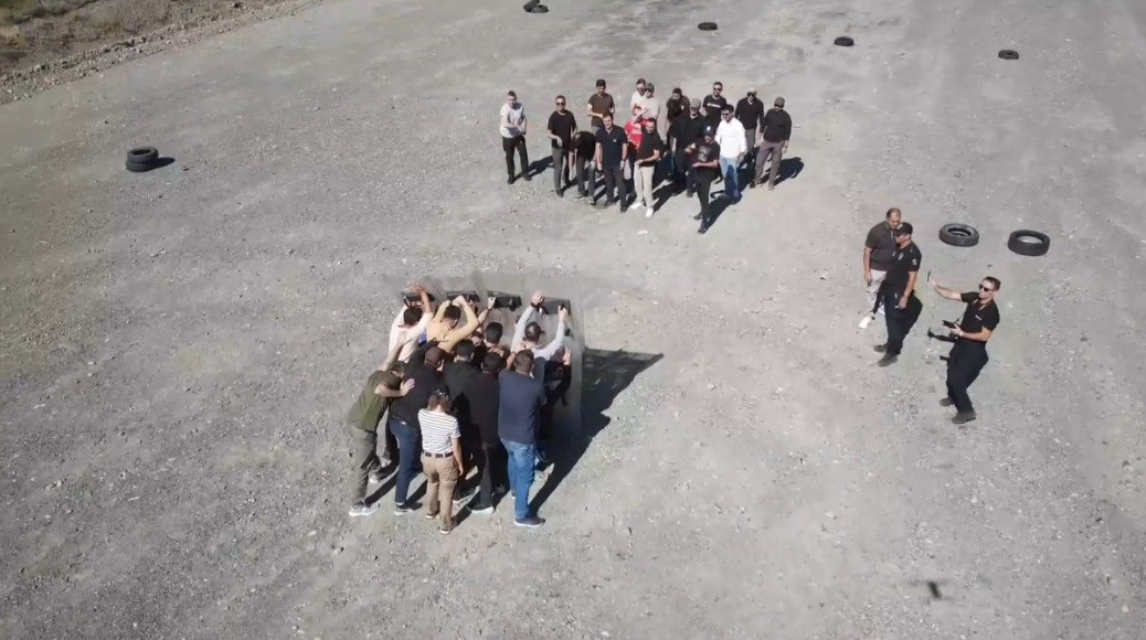 Erzincan &ccedil;evik kuvvet polisinden nefes kesen tatbikat
