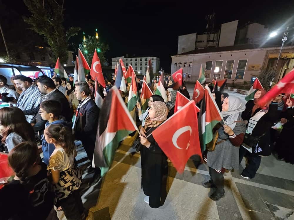 Elazığ&rsquo;da Sumud Filosu&rsquo;na m&uuml;dahaleye tepki
