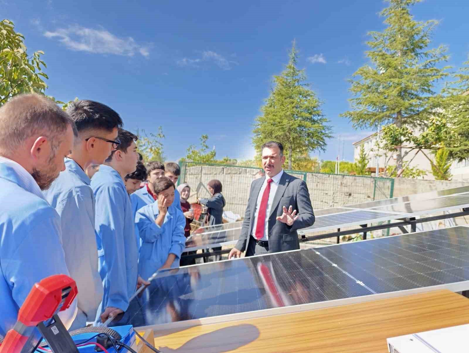 "Atölyede 1 Gün Projesi" Gördes’te başladı