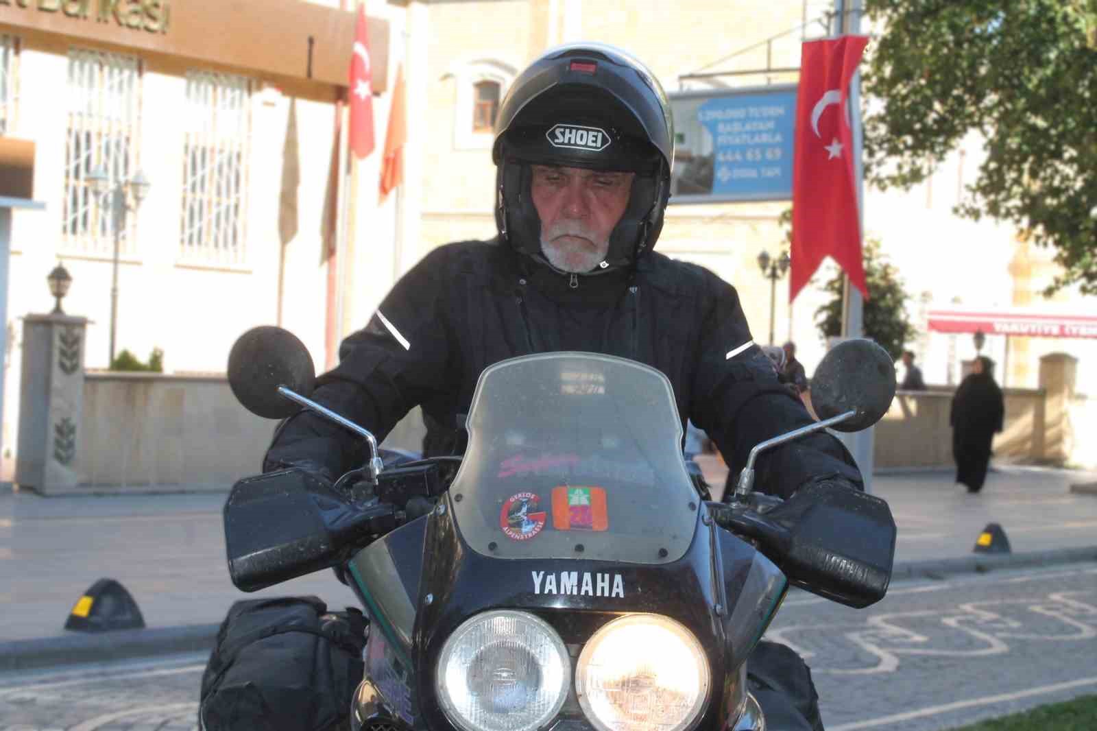 Alp Dağları&rsquo;ndan Bayburt ovalarına: İsvi&ccedil;reli motorcular Bayburt&rsquo;u &ccedil;ok sevdi
