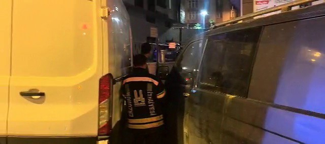 Ocakta unutulan yemek ekipleri alarma geçirdi