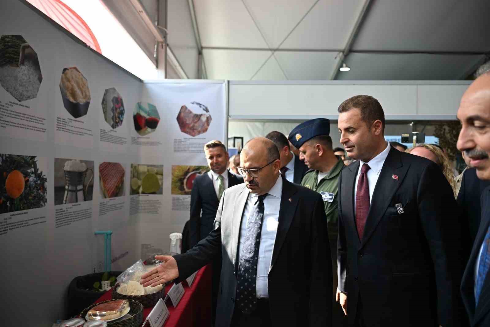 Balıkesir&rsquo;de "Tarım ve Hayvancılık Fuarı" kapılarını a&ccedil;tı
