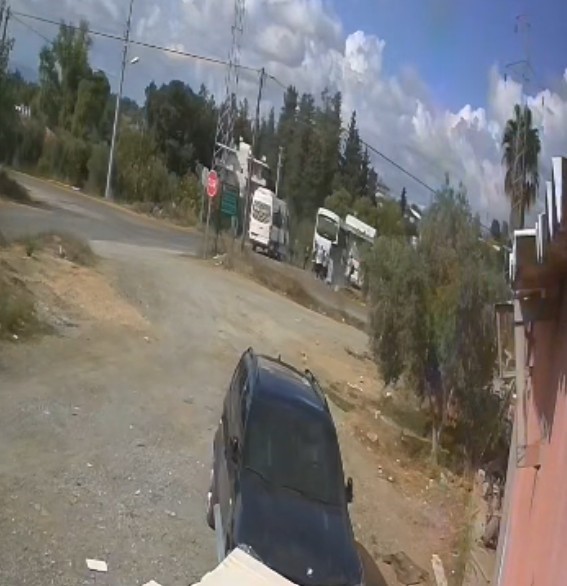 Antalya&rsquo;da okul servisiyle midib&uuml;s &ccedil;arpıştı: 7 &ouml;ğrenci yaralandı
