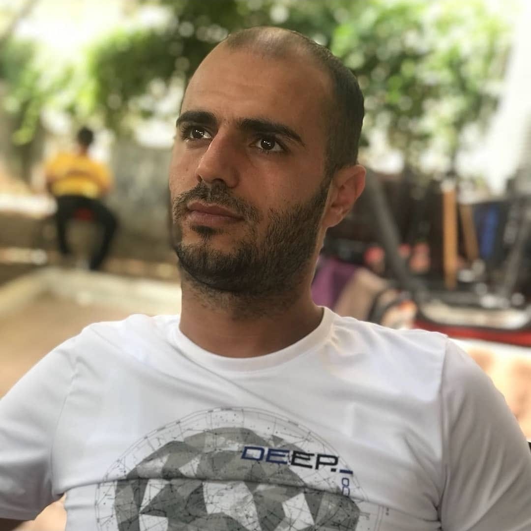 Husumetlileri tarafından mahalleden g&ouml;nderilen şahıs silahlı saldırıda &ouml;ld&uuml;
