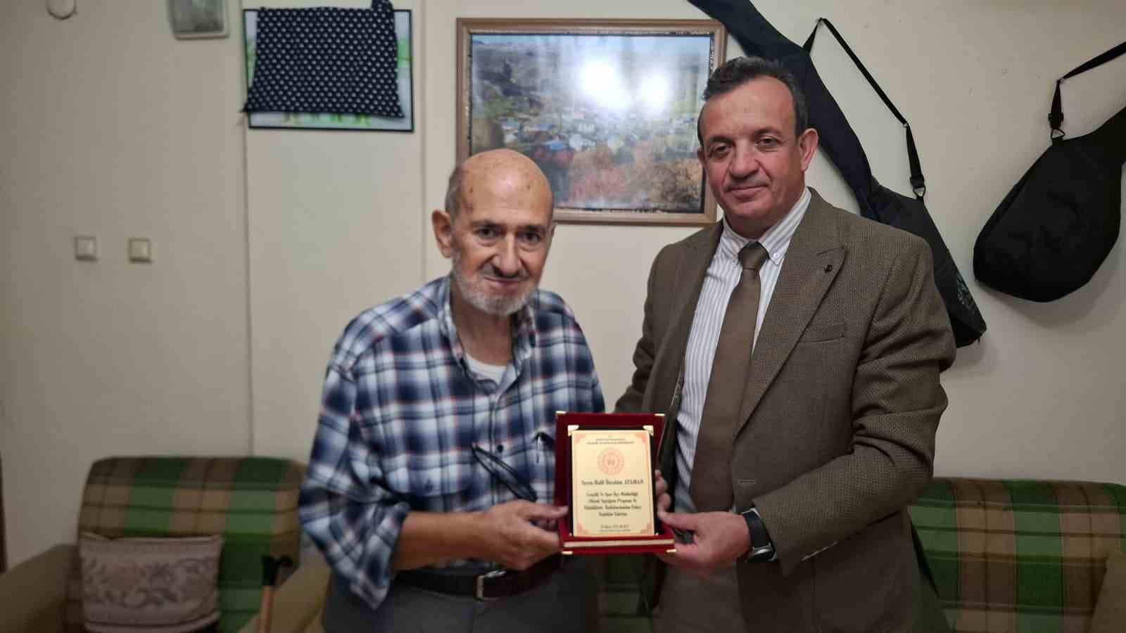 Posof Gençlik ve Spor Müdürü Yılmaz’dan şair ve ozanlara vefa