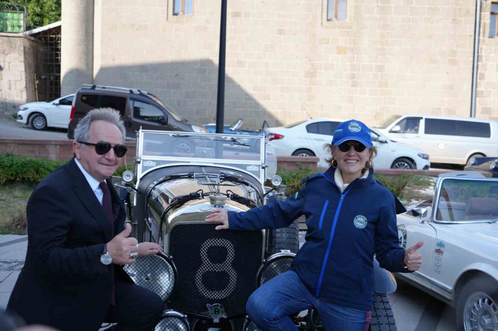 Klasik ara&ccedil; tutkunlarının  T&uuml;rkiye turu Erzurum&rsquo;dan başladı
