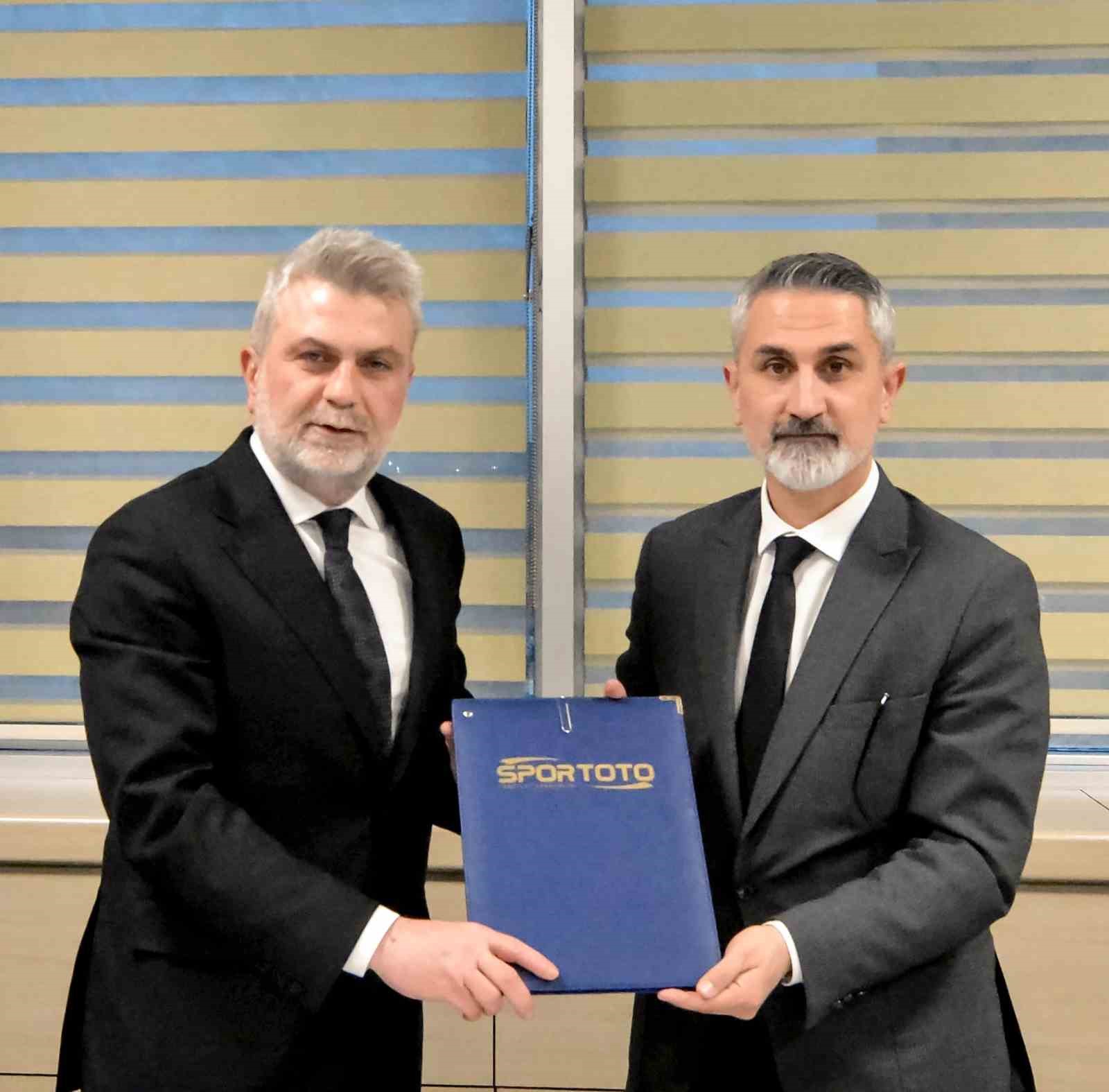 Kahramanmaraş’ta 11 ilçeye 35 yeni sentetik saha