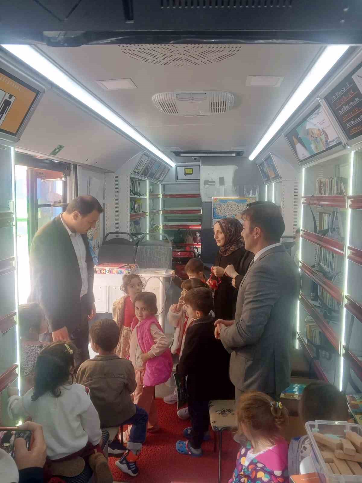 Aydıntepe&rsquo;de anaokul &ouml;ğrencilerine &lsquo;Gezici K&uuml;t&uuml;phane&rsquo; tanıtıldı
