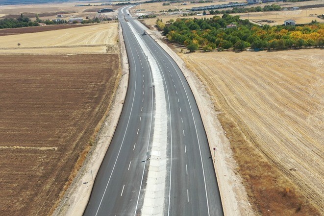 Kırşehir Kaman&rsquo;a 2,7 milyar liralık karayolu yatırımı