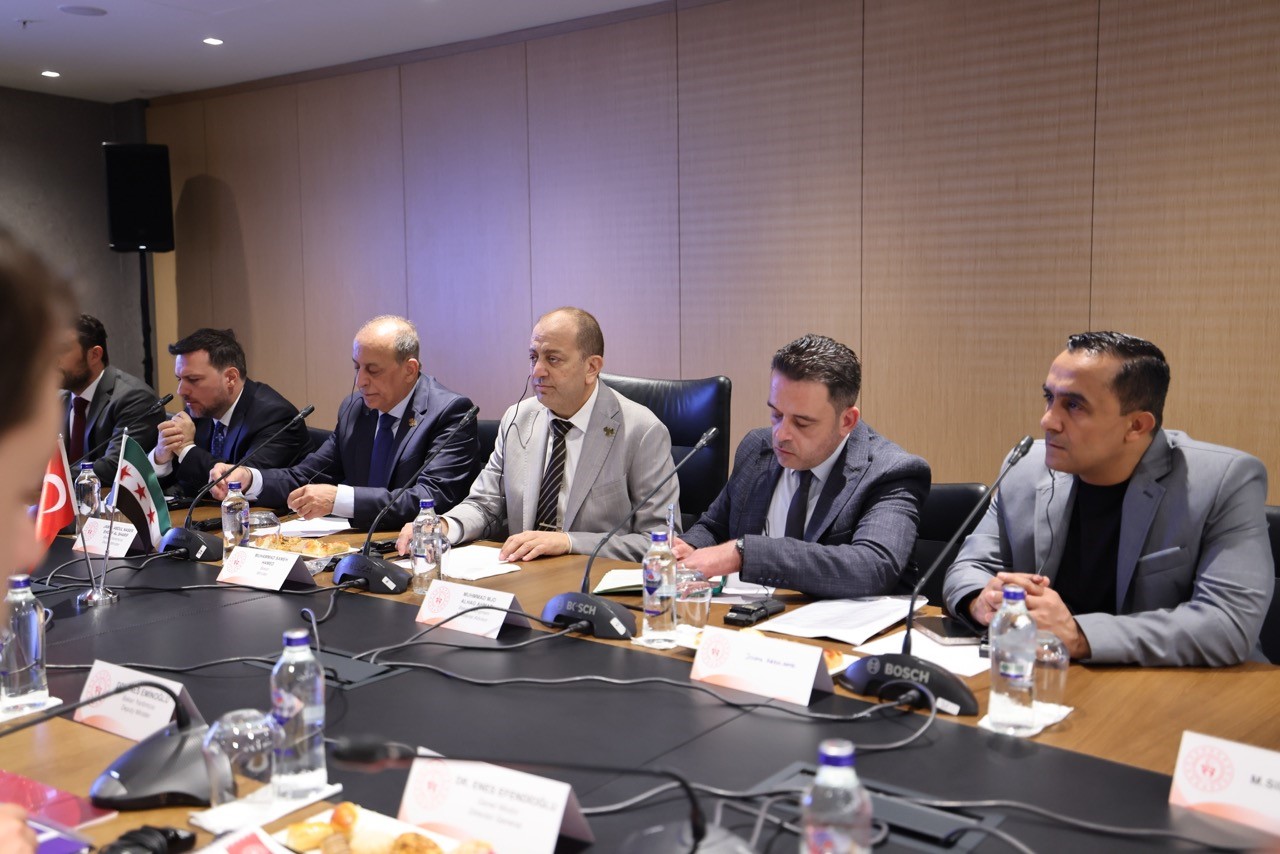Bakan Bak ve Suriyeli mevkidaşı ile Basketbol Gelişim Merkezi’ni ziyaret etti
