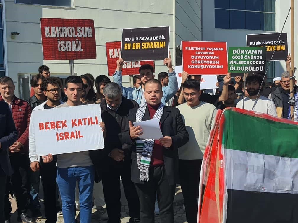 Üniversiteli öğrencilerinden Gazze’ye destek
