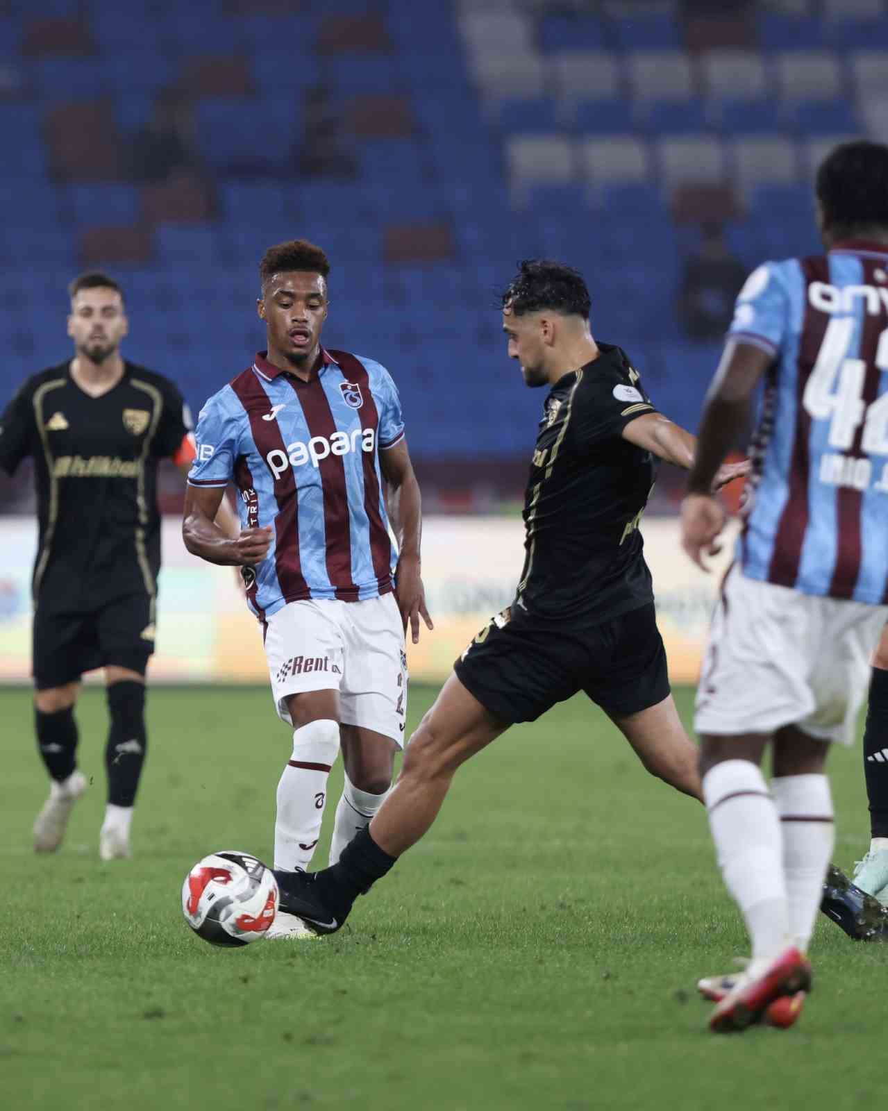 Trendyol Süper Lig: Trabzonspor: 1 - Kayserispor: 0 (İlk yarı)
