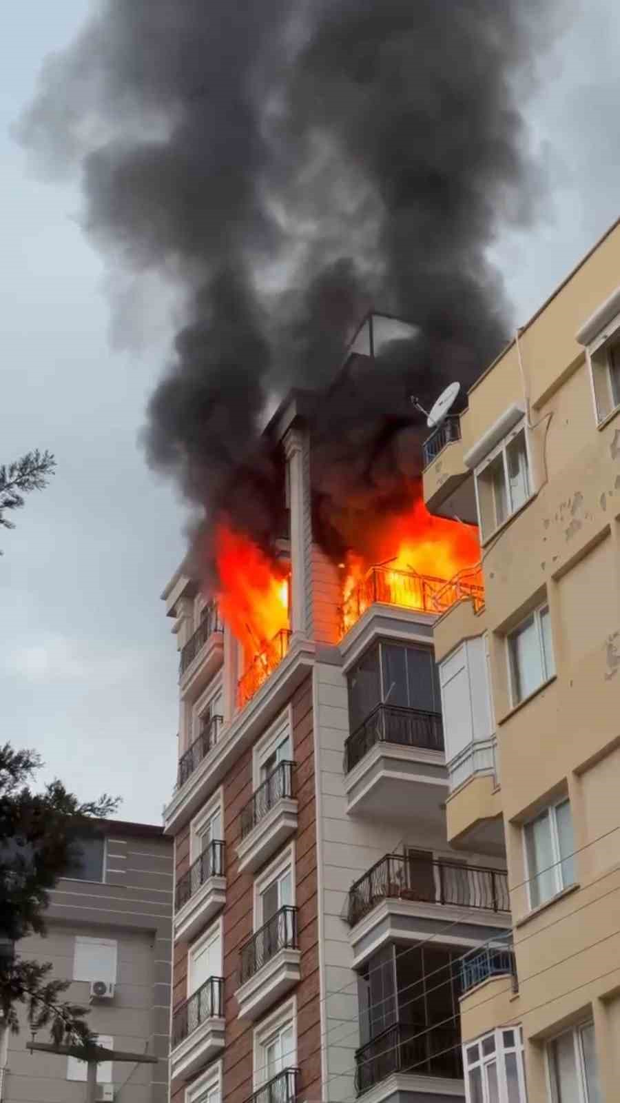 Yangında anneannesi ve teyzesinin &ouml;l&uuml;m&uuml;yle su&ccedil;lanan sanık: "Cezaya itirazım yok"
