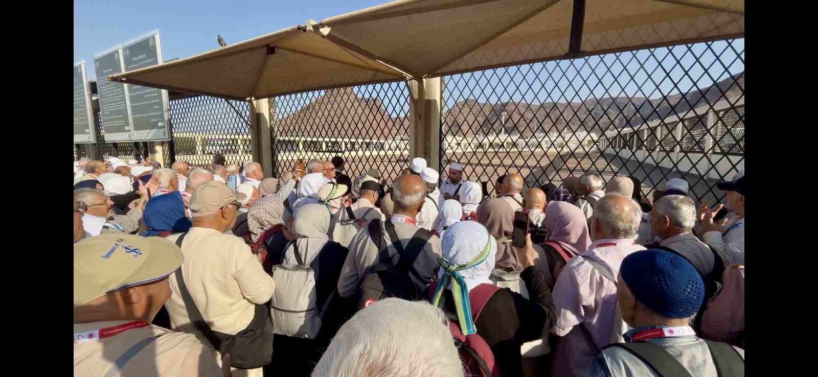 41 yıllık evli ulu &ccedil;ınarların kutsal yolculuğu&rsquo;nun Medine b&ouml;l&uuml;m&uuml; tamamlandı
