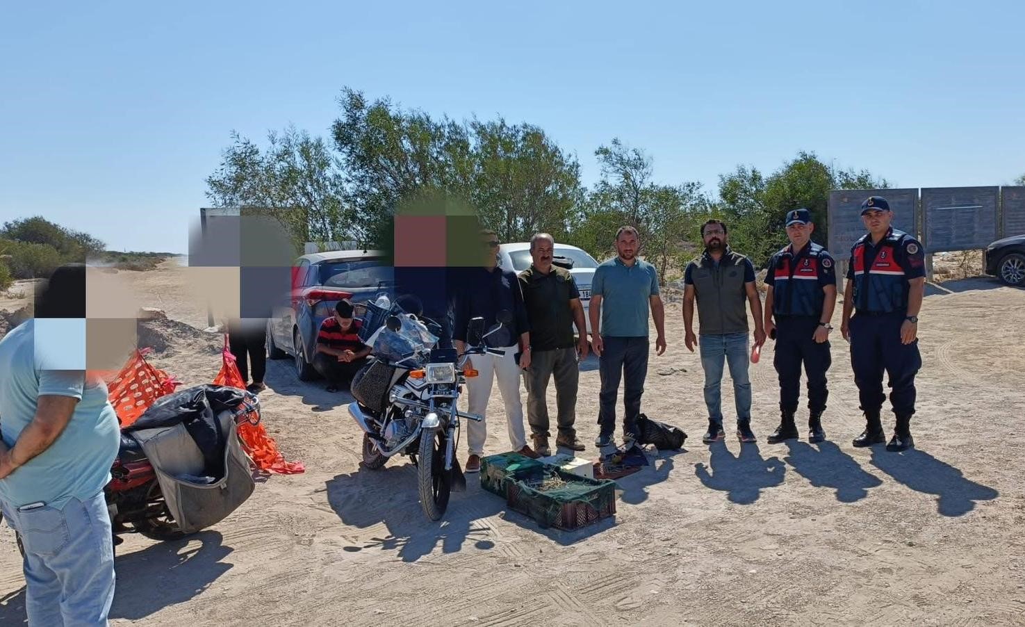 Mersin’de kaçak yırtıcı kuş avcılığı yapan 4 kişiye 143 bin lira ceza kesildi