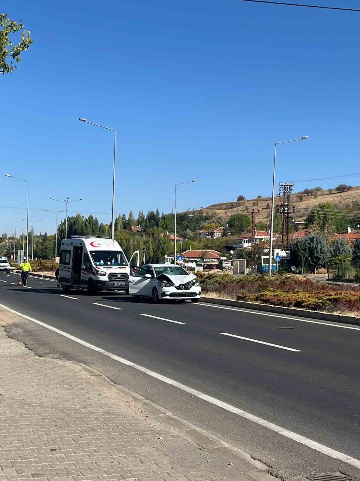 Otomobilin &ccedil;arptığı kadın hayatını kaybetti
