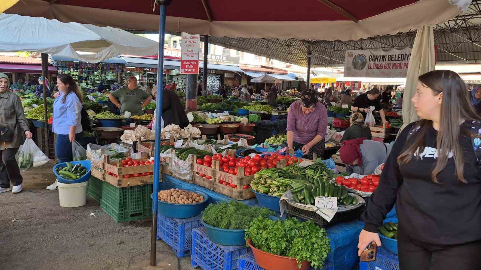 Köylü kadınlar 200 yıldır bu pazarda buluşuyor