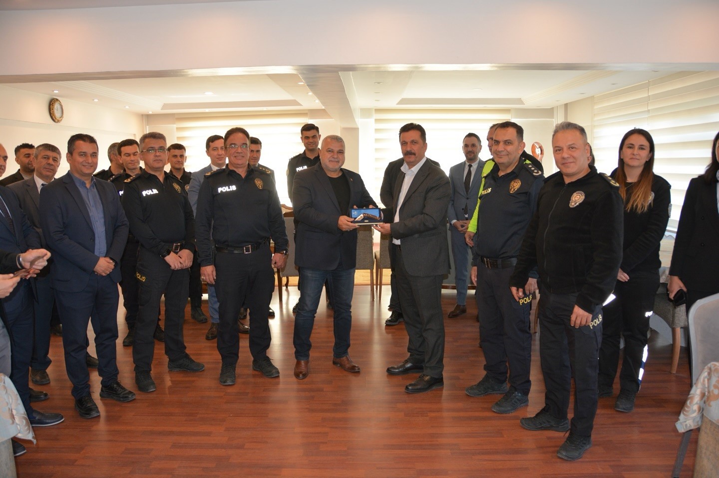 K&uuml;tahya&rsquo;da emekliye ayrılan İl Emniyet M&uuml;d&uuml;r Yardımcısı &Ouml;ztekin&rsquo;e veda
