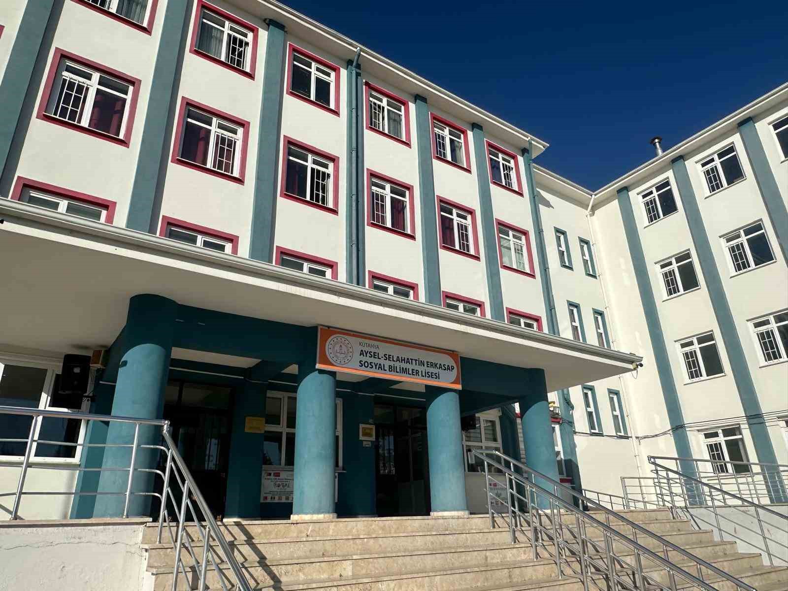 K&uuml;tahya&rsquo;daki ve İstanbul&rsquo;daki 2 lise kardeş okul oldu
