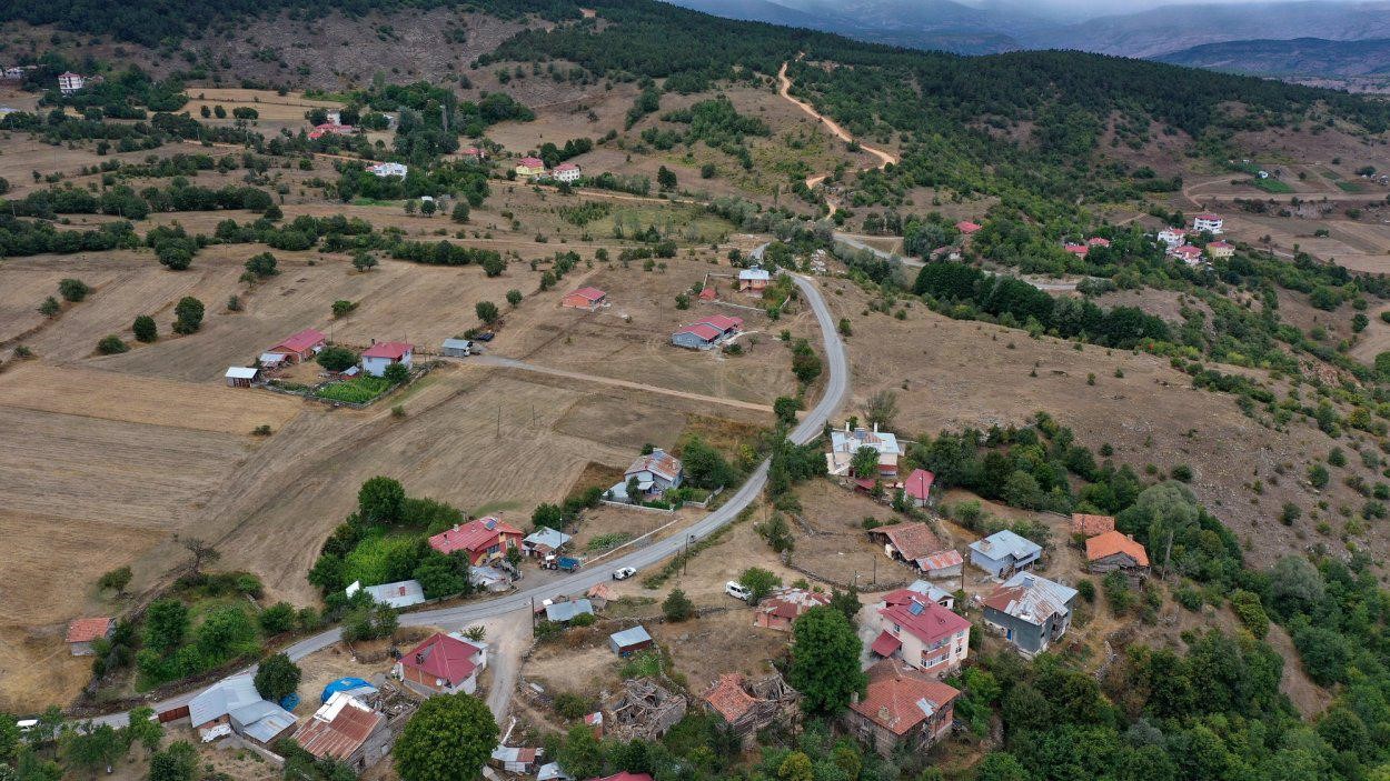 Ordu&rsquo;nun en b&uuml;y&uuml;k il&ccedil;esinde 200 kilometre uzunluğunda yol yatırımı
