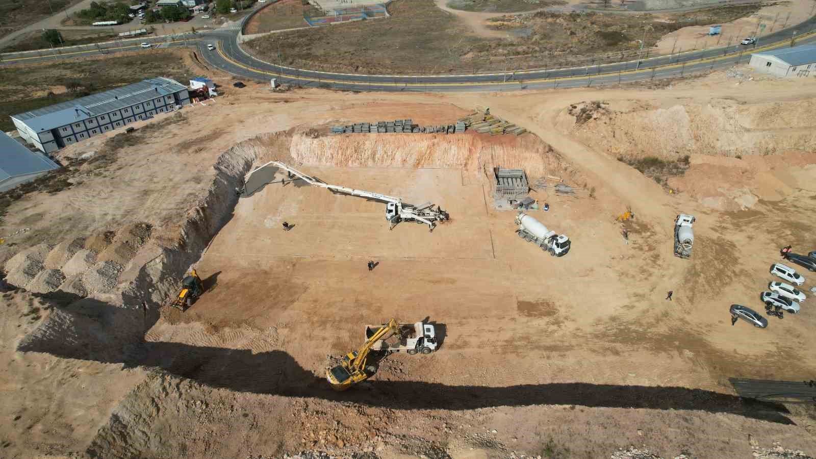 &Ccedil;ayırova Devlet Hastanesi&rsquo;nin inşaatına başlandı
